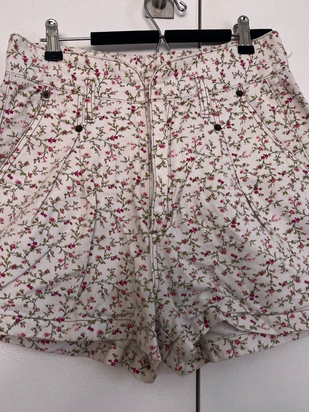 Vintage Grass Raggs white and floral shorts — size juniors 11/12